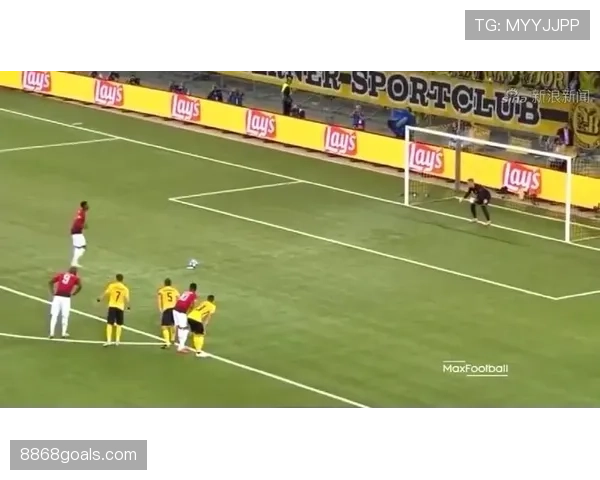 点球主罚前队友提前进区，为何不吹？规则如何界定？