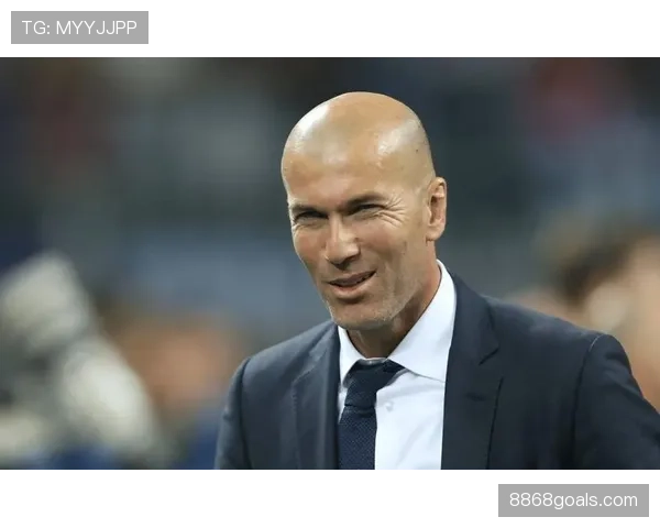 本泽马与齐达内：进攻核心与中场组织者的战术功能差异解析